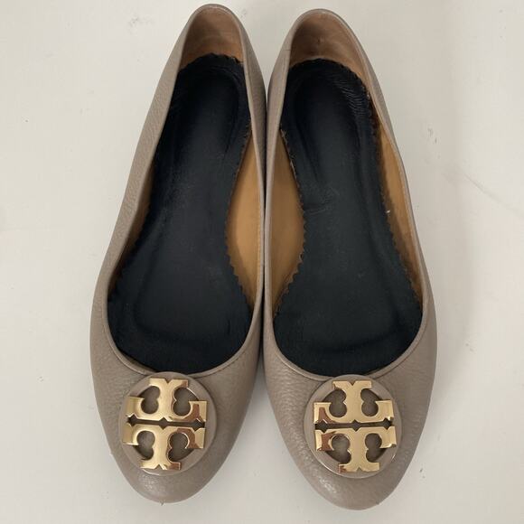 Tory Burch Claire Ballet Flat French Gray Tumbled Leather Round Toe Gold Logo 9 - Picture 4 of 13